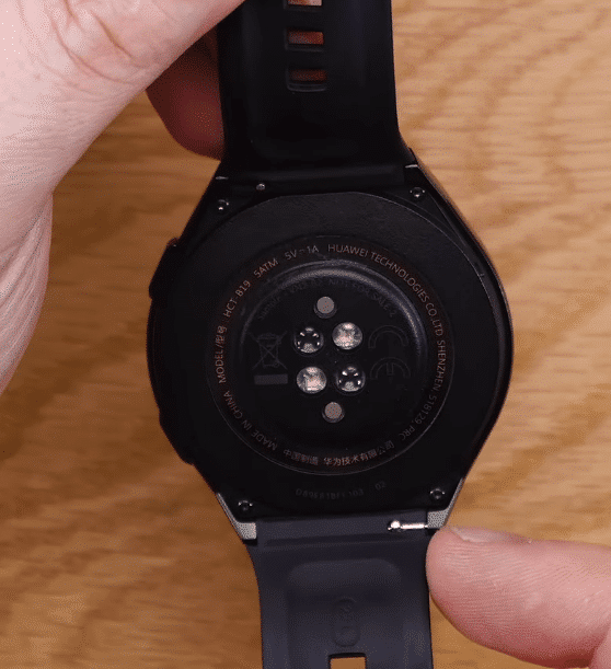 Huawei Watch GT 2e Rückseite und Sensoren 