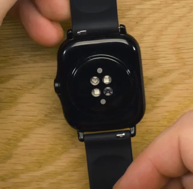 Amazfit GTS 2 Sensoren auf der Rückseite