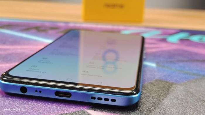 Realme 8 Pro Anschlüsse Unterseite und Blickwinkel Display