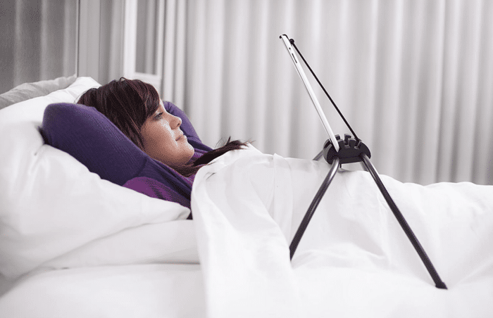Flexible Tablet-Halterung fürs Bett/Sofa im Bett