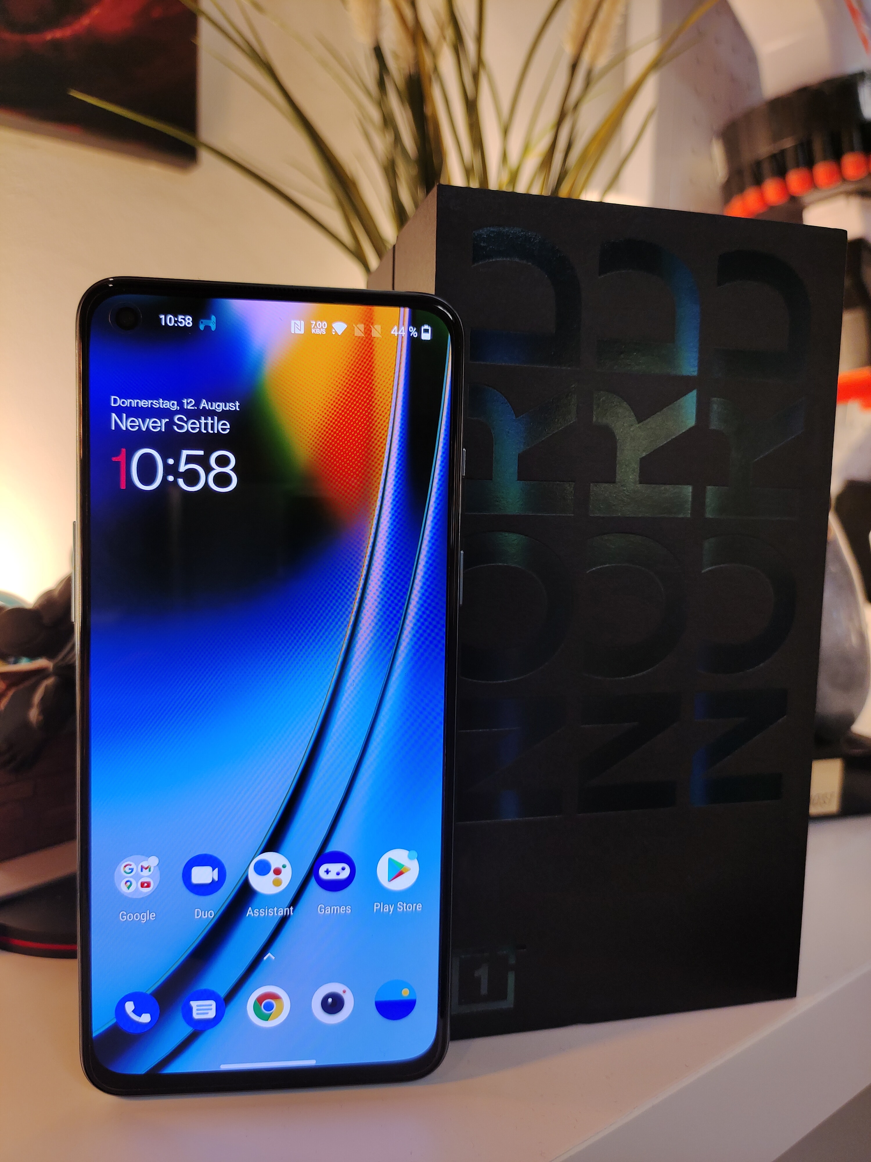 OnePlus Nord 2 Test Frontansicht & Verpackung
