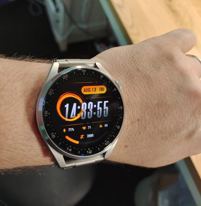 Huawei Watch 3 Pro Draufsicht am Handgelenk