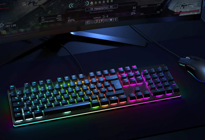 Aukey RGB Beleuchtete Tastatur Ansicht auf dem Schreibtisch