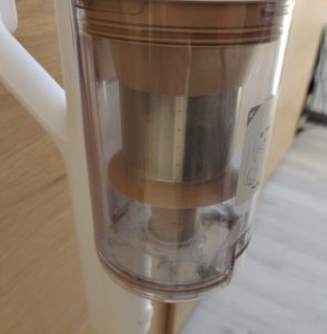 Dreame P10 Pro Filter Dreck aus unserem Büro