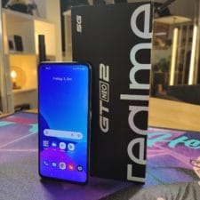 Realme GT Neo 2 Verpackung und Vorderansicht