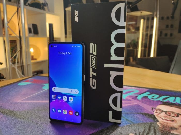 Realme GT Neo 2 Verpackung und Vorderansicht