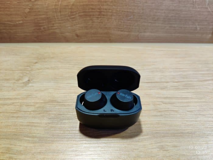 EarFun Free Mini Kopfhörer und der Ladebox