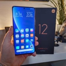 Xiaomi 12 Pro Test Vorderseite und Verpackung