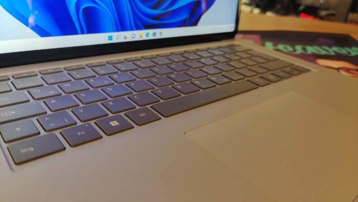 Microsoft Surface Laptop Studio Tastatur hinterleuchtet