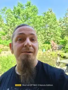 Realme GT Neo 3 Test & Review Naruto Edition Frontkamera