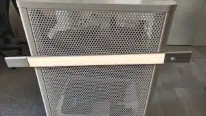 EZVALO LED Unterbauleuchte am unserem Büroschrank