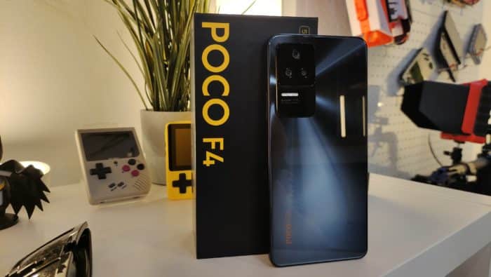 Poco F4 Test & Review Rückseite und Verpackung