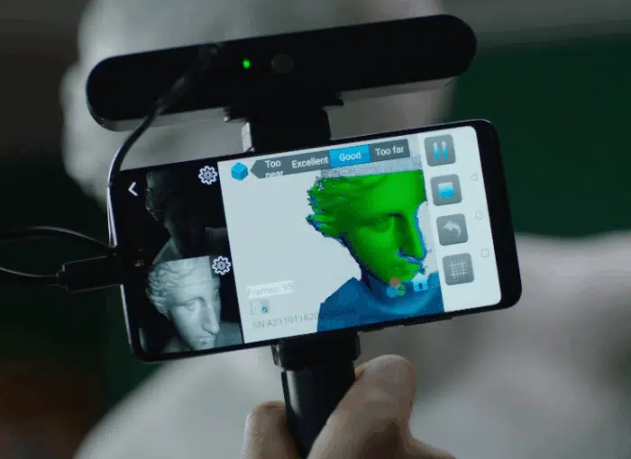 Revopoint POP 2 3D-Scanner im Einsatz