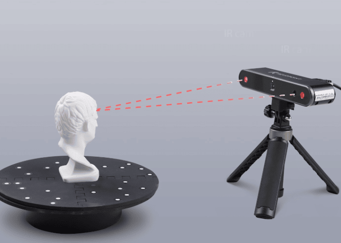 Revopoint POP 2 3D-Scanner Scannvorgang