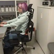 Ergonomischer Stuhl mit Fußstütze Produktbild