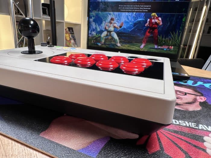 8BitDo Arcade Stick Test & Review angeschlossen im Betrieb