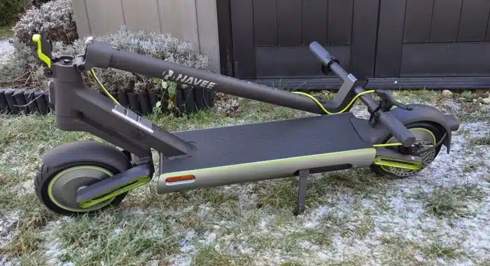 Navee S65 zusammengeklappt, trotzdem sehr schwer mit fast 24 kg