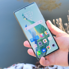 Honor Magic 5 Lite 5g Test & Review Curved Display unter starkem Sonnenlicht