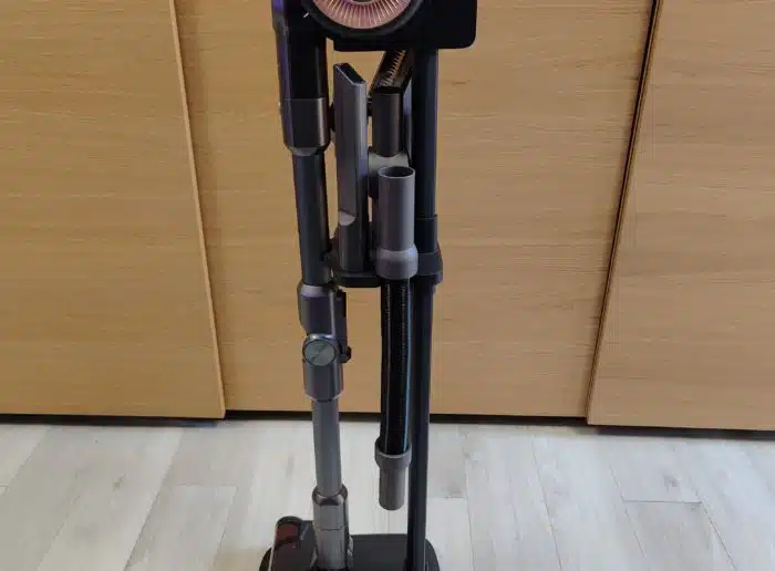 JIMMY H10 Pro mit praktischer Ablage für das Zubehör