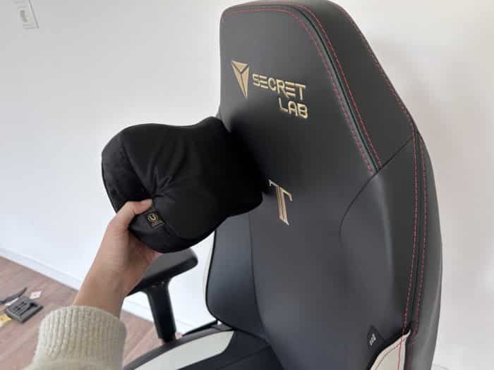 Secretlab TITAN Evo magnetic pillow