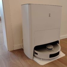 Ecovacs Deebot T20 Test & Review Station und Sauger