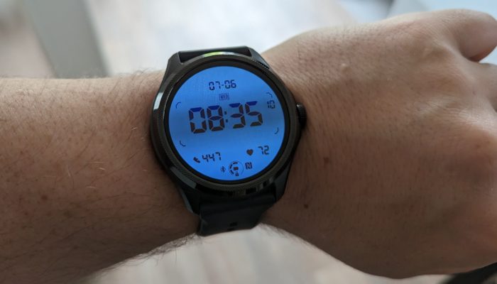 TicWatch Pro 5 Review & Test Trasnflektives Display