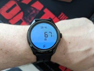 TicWatch Pro 5 Review & Test Informationen auf dem Tranflexiblen Display