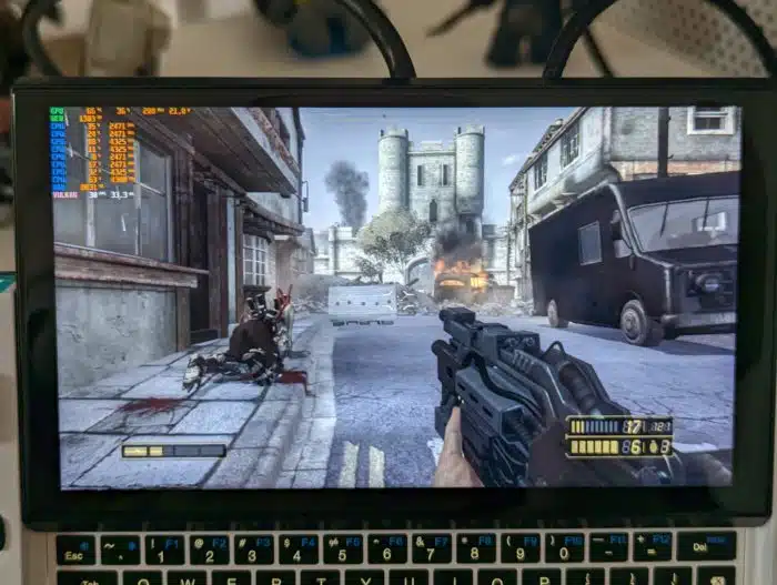 Win GPD 4 Test & Review PS3 Resistance 1