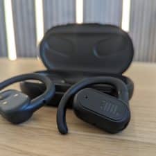 JBL Soundgear Sense Case & Ohrhörer