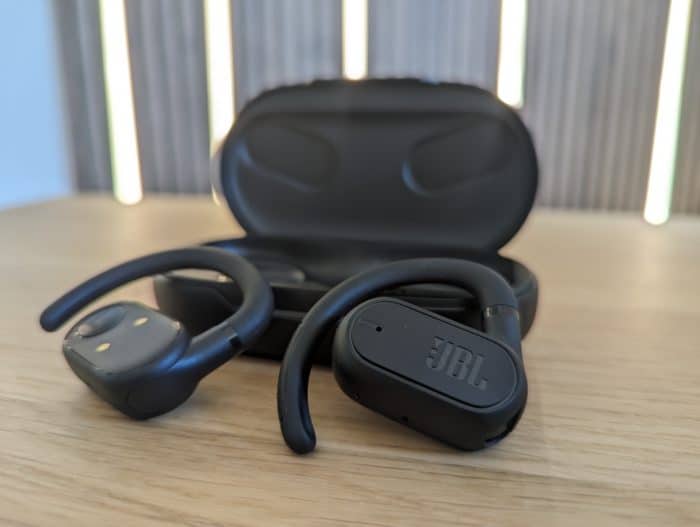 JBL Soundgear Sense Case & Ohrhörer