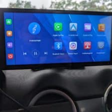 Hikity Auto Multimedia PlayerDisplay im Cockpit