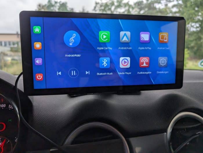 Hikity Auto Multimedia PlayerDisplay im Cockpit