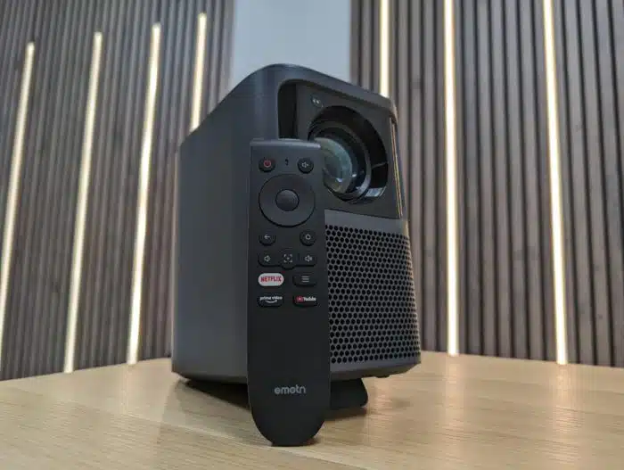 Emotn N1 Full-HD Beamer Kurztest Fernbedienung & Beamer