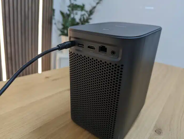 Emotn N1 Full-HD Beamer Kurztest Anschlüsse Rückseite