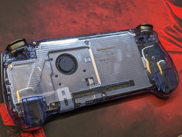 Anbernic RG556 transparente Rückseite und aktiver Lüfter