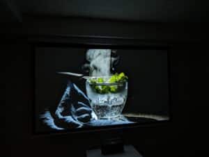 WANBO DaVinci 1 Pro Bildqualität abgedunkelter Raum