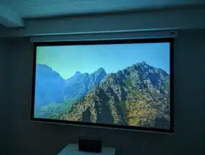 WANBO DaVinci 1 Pro Bildqualität abgedunkelter Raum