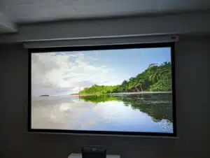 WANBO DaVinci 1 Pro Bildqualität abgedunkelter Raum