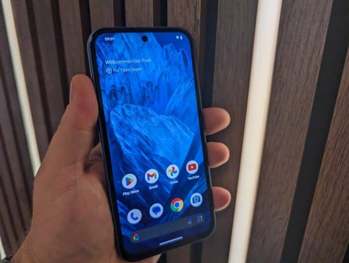 Google Pixel 8a Front