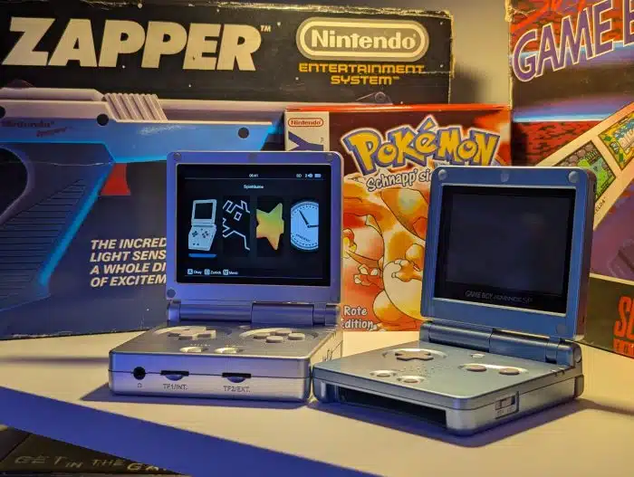 Anbernic RG35XX SP VS GameBoy Advance SP