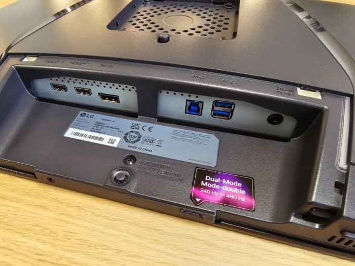 LG UltraGear 32GS95UX 