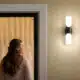 eufy Security S100 Wall Light Cam – Beleuchtung und Überwachung in einem Gerät (Außenleuchte mit WLAN Überwachungskamera, bis 1200 Lumen, Bewegungserkennung)