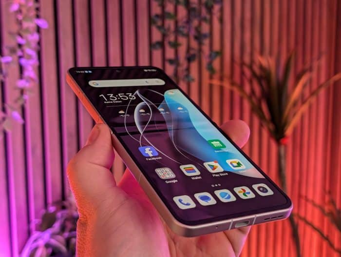 Nubia Flip 5G leicht sichtbarer Falz