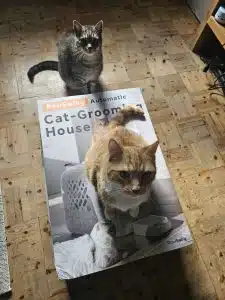 Paw-Swing Self Groomer