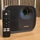 ETOE E3 Pro Beamer – Ein preiswerter Heimkino-Einstieg mit Überraschungen? (Full-HD-Auflösung, Android TV 10, ToF-Sensor mit Autofokus)