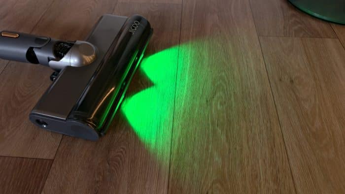 JIGOO V700 Akkusauger
LED Licht