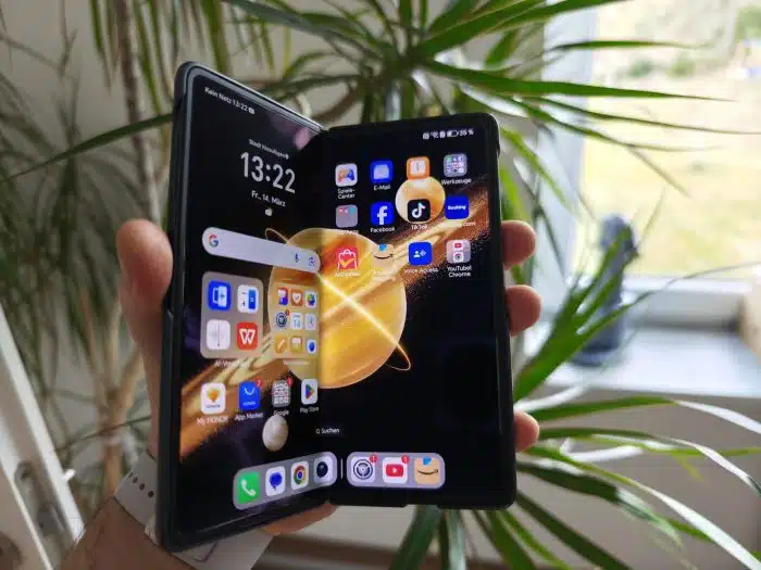 Honor Magic V3