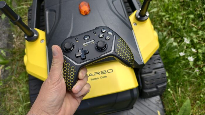 Yarbo Core 
Controller