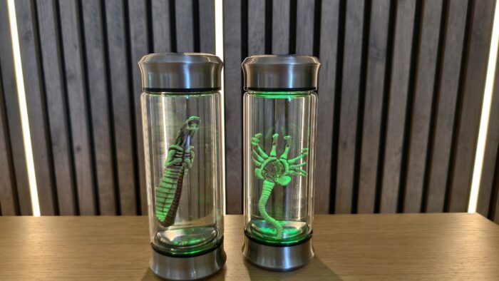 Alien-Röhrendekoration