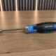Amazon Basics Ratschenschraubendreher ab 10,90€ – Hausgebrauchsheld oder Plastikproblem? (12 Bits im Griff, rutschfester großer Griff, Ratschenfunktion mit drei Modi)
